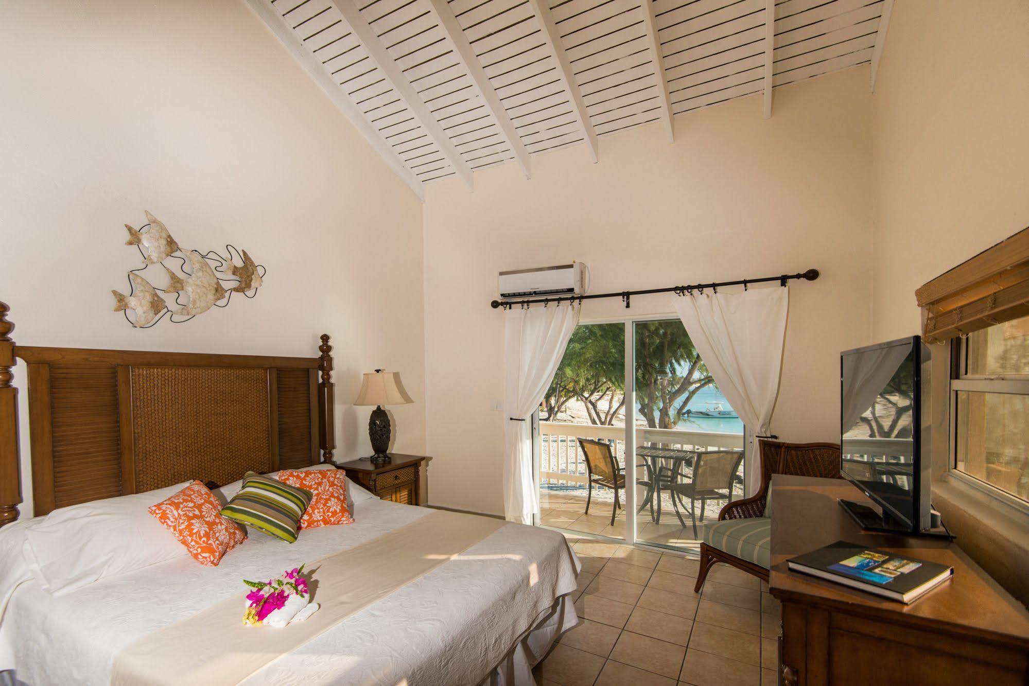Bohio Dive Resort Cockburn Town Экстерьер фото