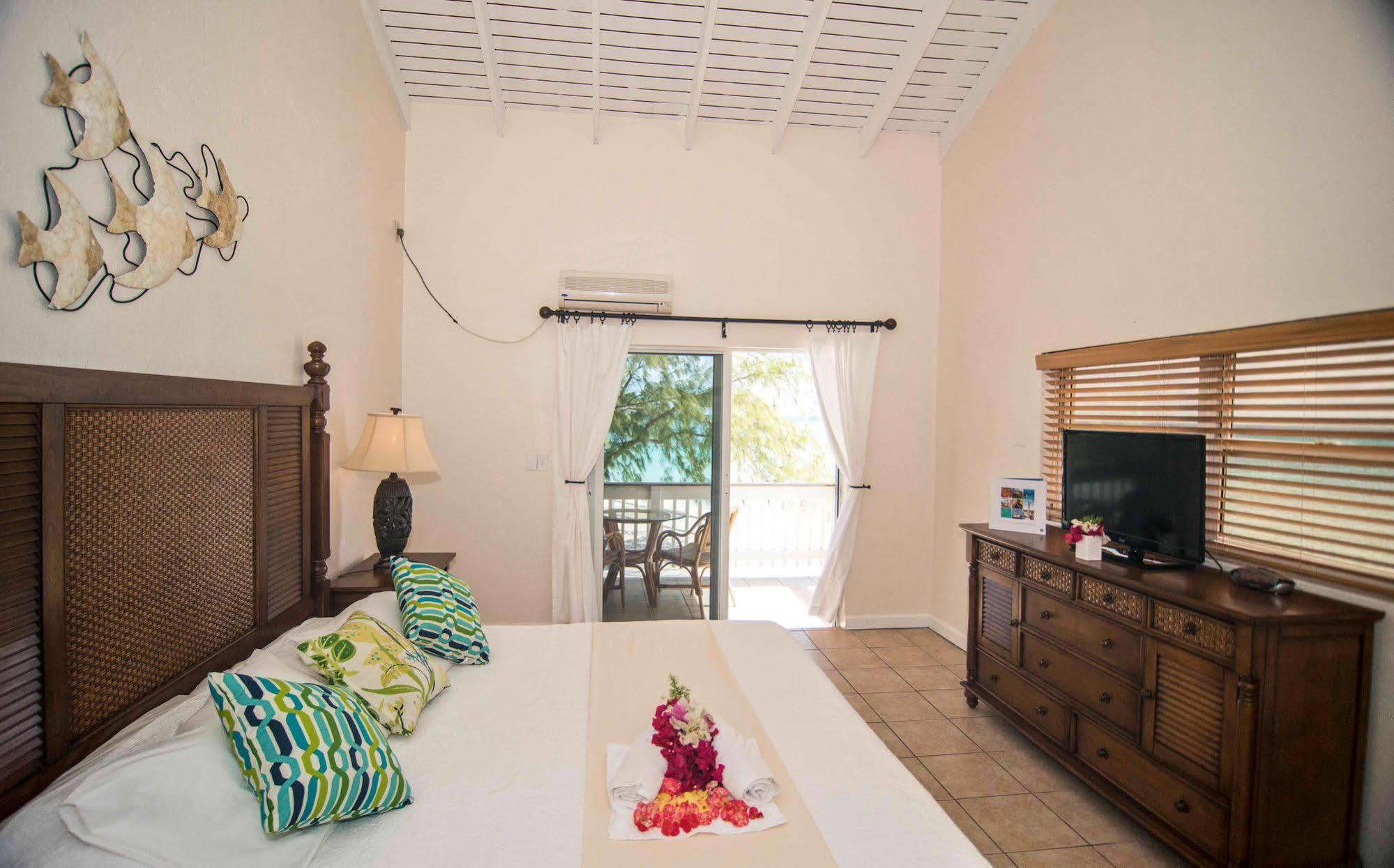 Bohio Dive Resort Cockburn Town Экстерьер фото